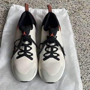 Nike Jordan React Havoc' Light Bone/Black/Pale Vanilla/Hot Coral SIZE 12